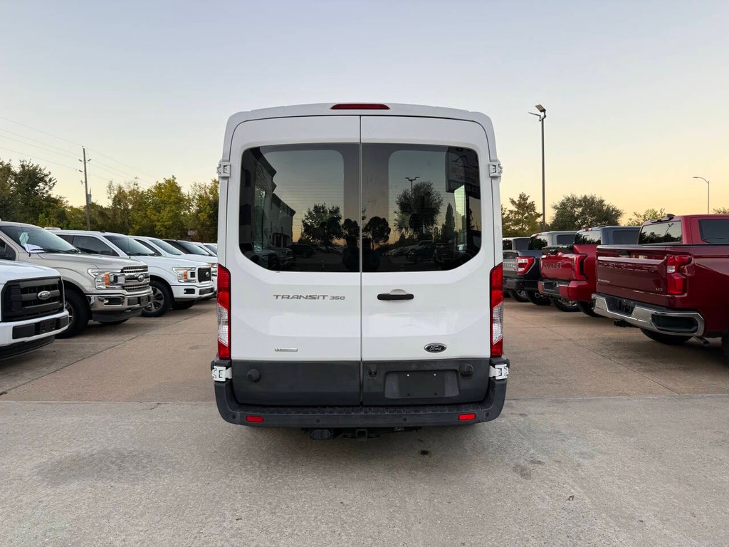 Ford Transit Wagon Vehicle Full-screen Gallery Image 37