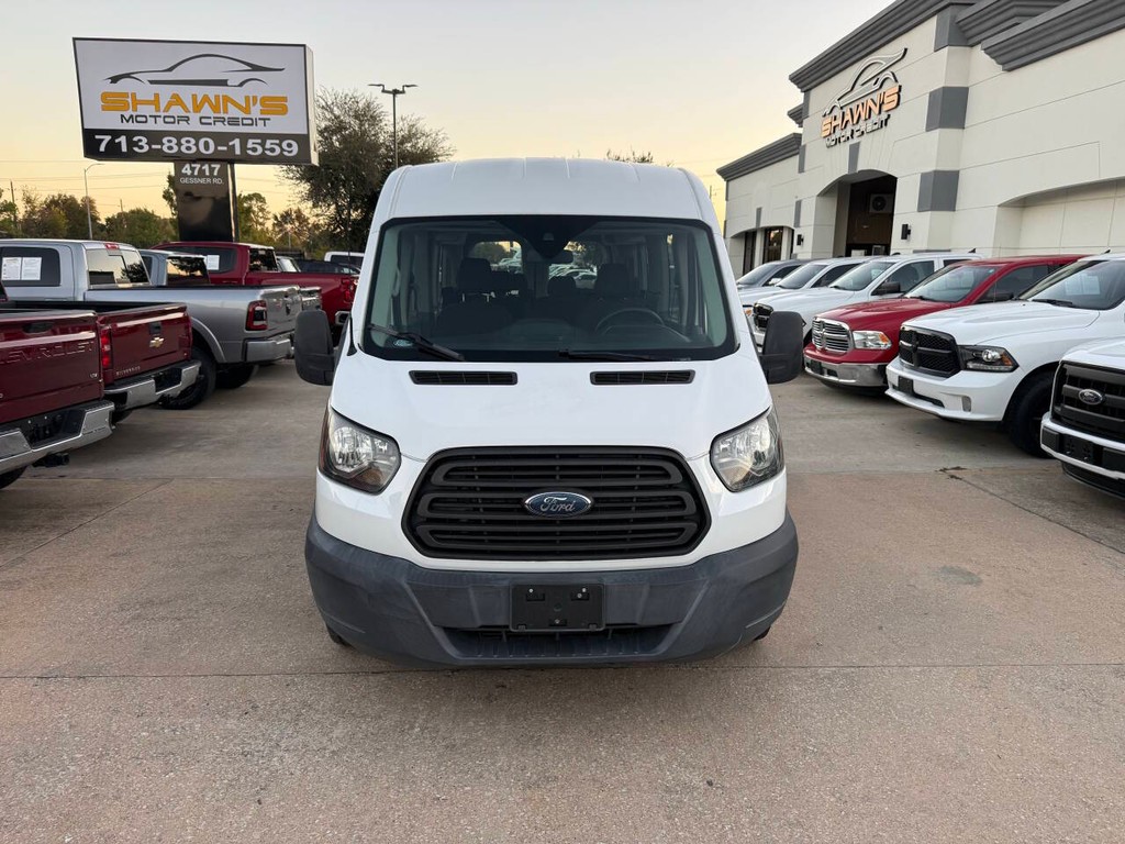 Ford Transit Wagon Vehicle Full-screen Gallery Image 38