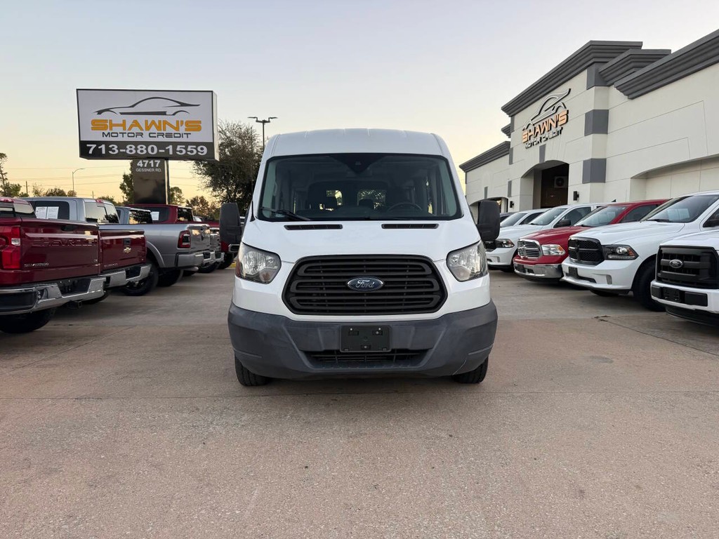 Ford Transit Wagon Vehicle Full-screen Gallery Image 39