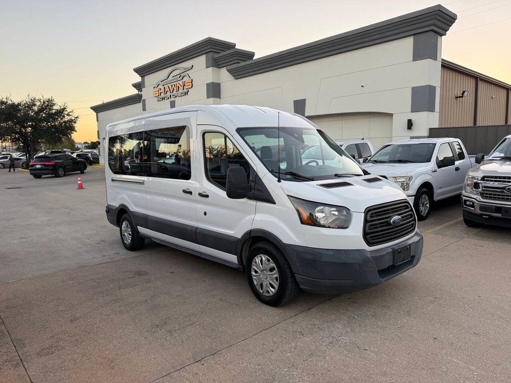 Ford Transit Wagon Vehicle Full-screen Gallery Image 40