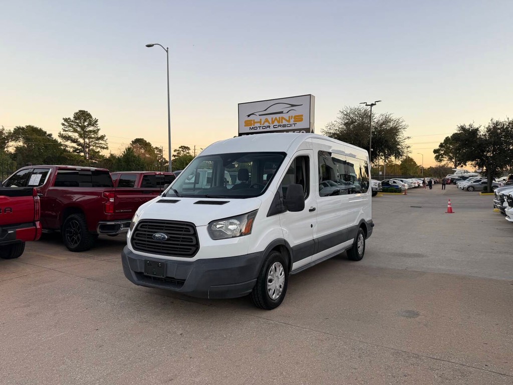 Ford Transit Wagon Vehicle Full-screen Gallery Image 41