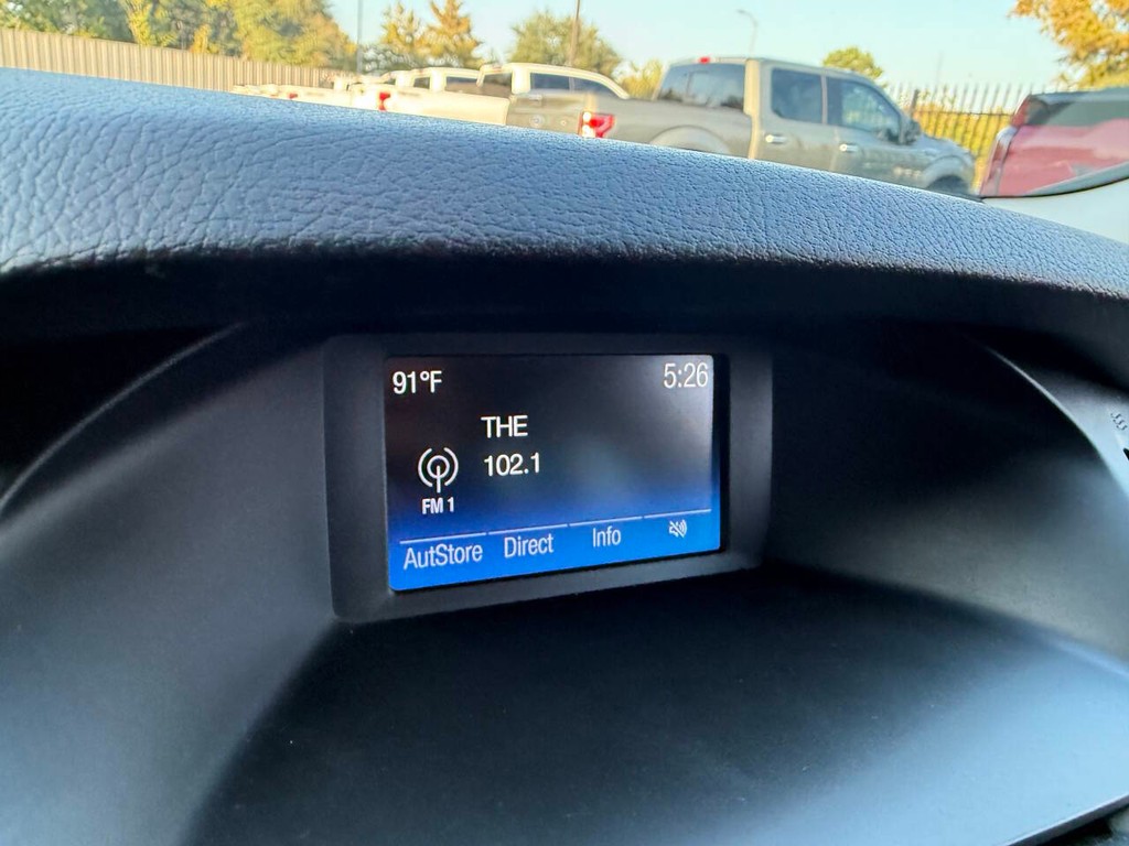 Ford Focus Hatchback Vehicle Full-screen Gallery Image 25