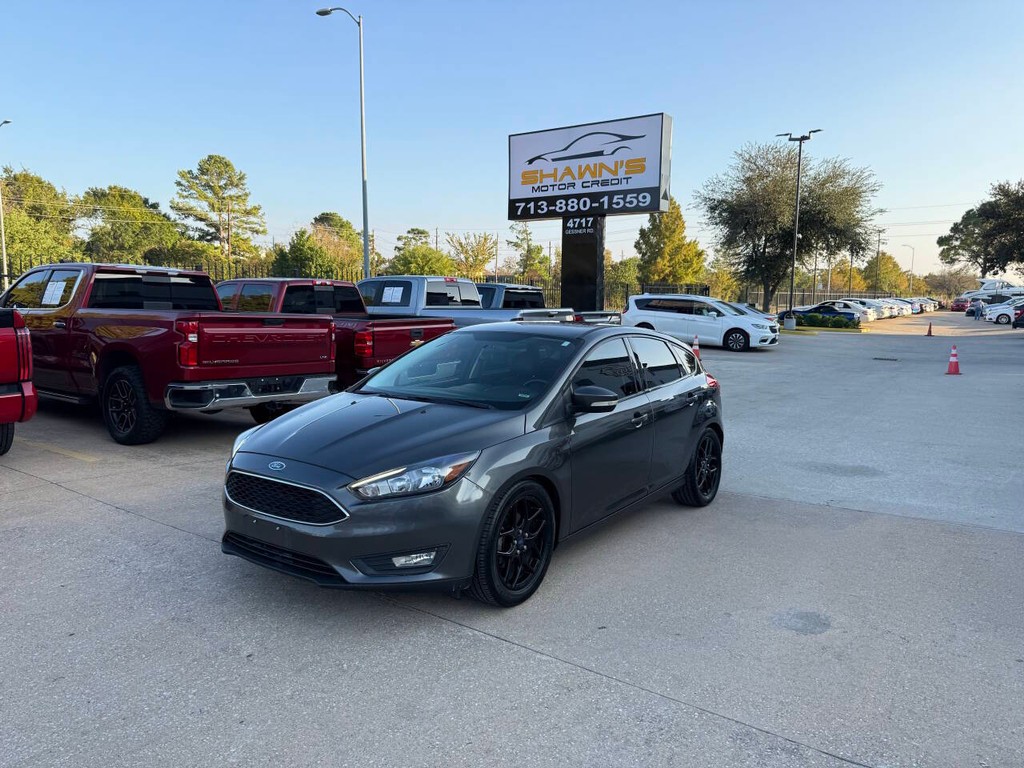 Ford Focus Hatchback Vehicle Full-screen Gallery Image 41