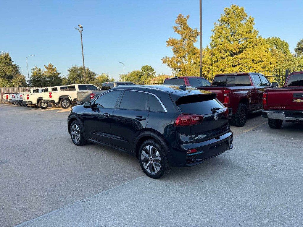 Kia Niro EV Vehicle Full-screen Gallery Image 04