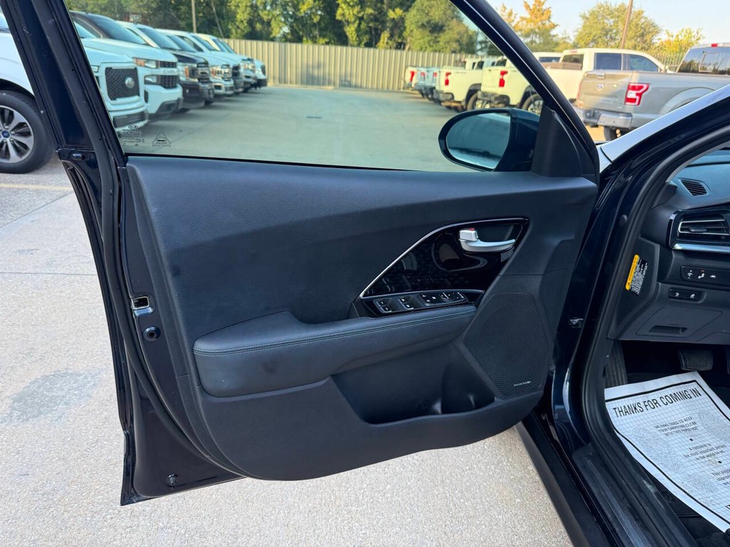 Kia Niro EV Vehicle Full-screen Gallery Image 08