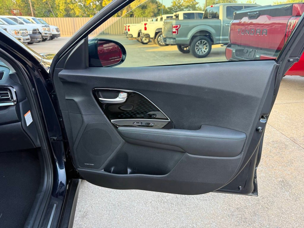 Kia Niro EV Vehicle Full-screen Gallery Image 11