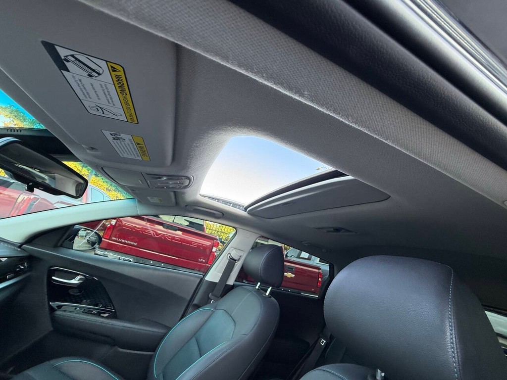 Kia Niro EV Vehicle Full-screen Gallery Image 30