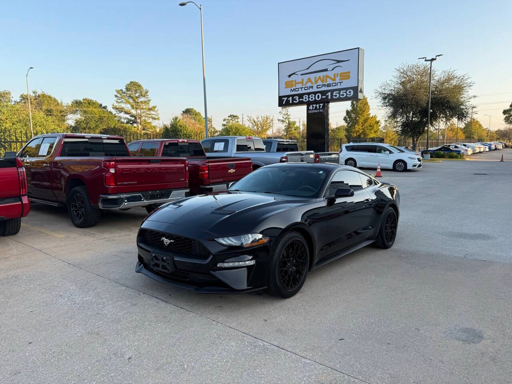 Ford Mustang Vehicle Full-screen Gallery Image 03