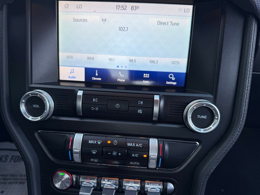 Ford Mustang Vehicle Full-screen Gallery Image 21