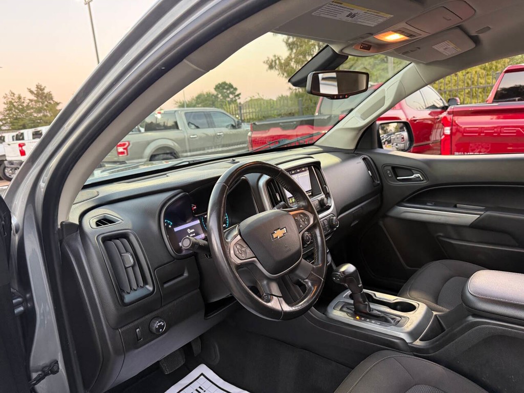 Chevrolet Colorado Vehicle Full-screen Gallery Image 06