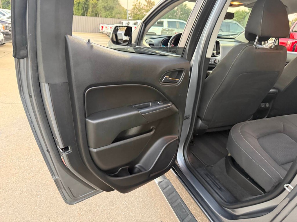 Chevrolet Colorado Vehicle Full-screen Gallery Image 14