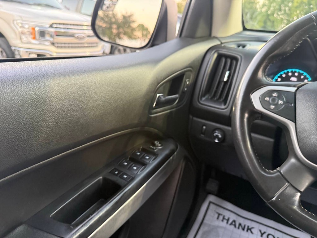 Chevrolet Colorado Vehicle Full-screen Gallery Image 30