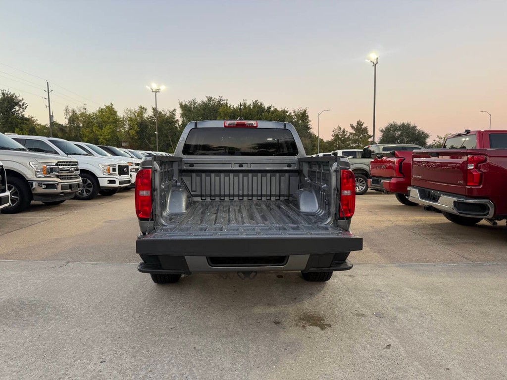 Chevrolet Colorado Vehicle Full-screen Gallery Image 36