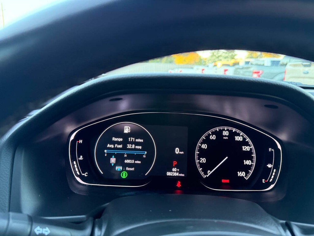 Honda Accord Sedan Vehicle Full-screen Gallery Image 30