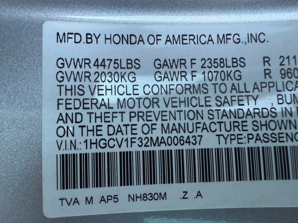 Honda Accord Sedan Vehicle Full-screen Gallery Image 32