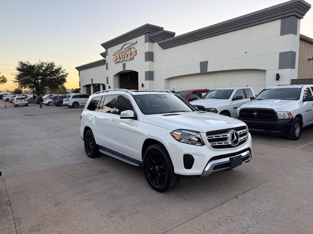 Mercedes-Benz GLS Vehicle Full-screen Gallery Image 02