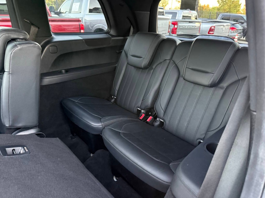 Mercedes-Benz GLS Vehicle Full-screen Gallery Image 14