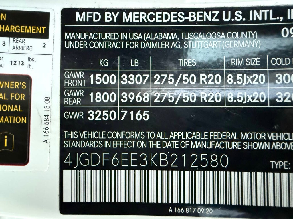 Mercedes-Benz GLS Vehicle Full-screen Gallery Image 36