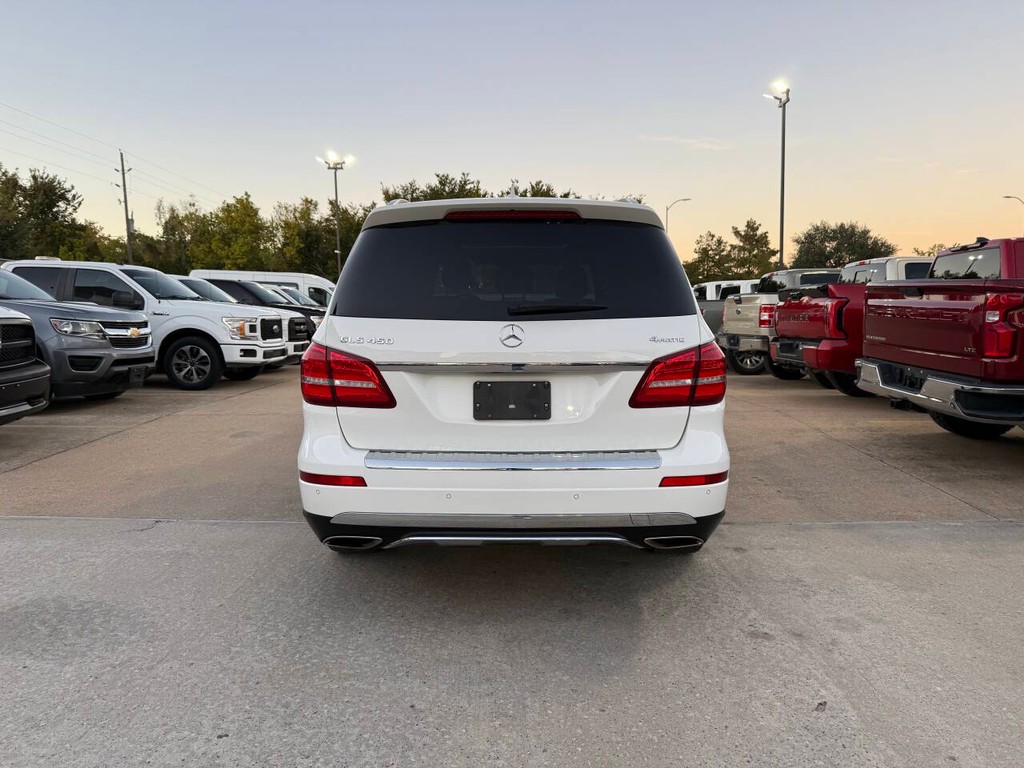 Mercedes-Benz GLS Vehicle Full-screen Gallery Image 41