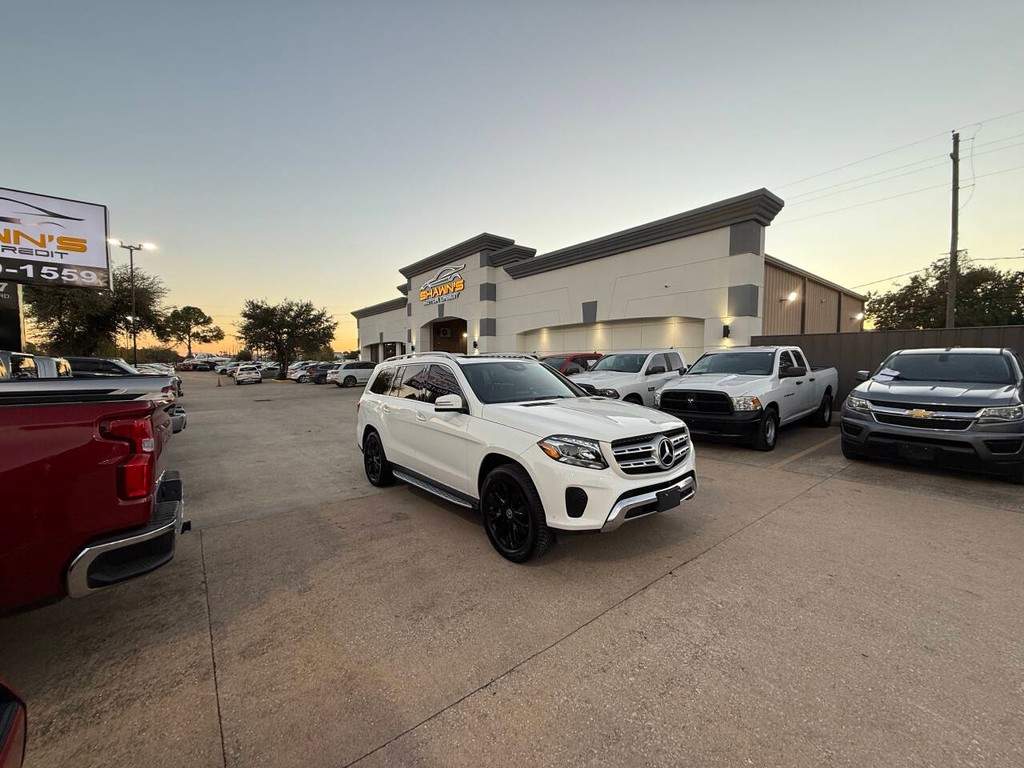 Mercedes-Benz GLS Vehicle Full-screen Gallery Image 46