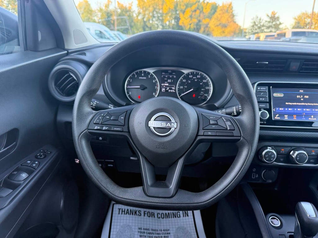 Nissan Kicks Vehicle Full-screen Gallery Image 22