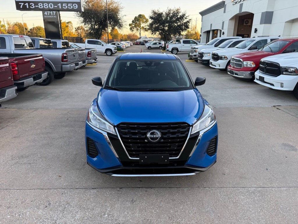 Nissan Kicks Vehicle Full-screen Gallery Image 38