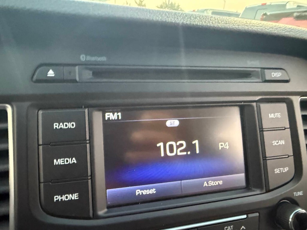 Hyundai Sonata Vehicle Full-screen Gallery Image 25