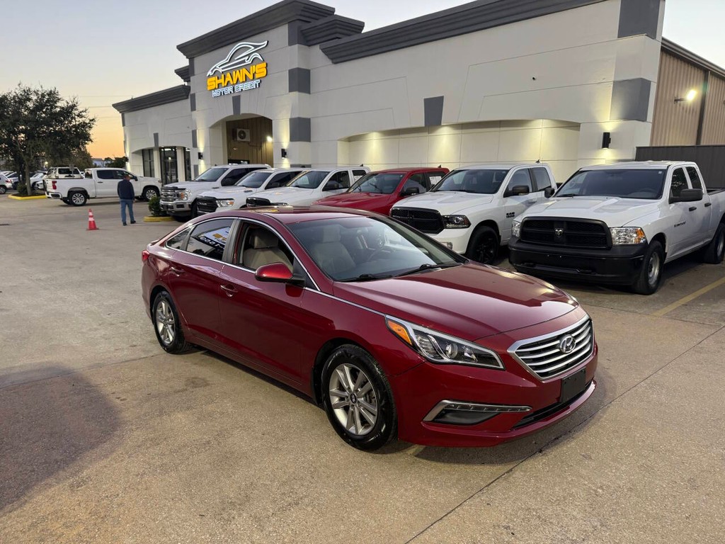 Hyundai Sonata Vehicle Full-screen Gallery Image 40
