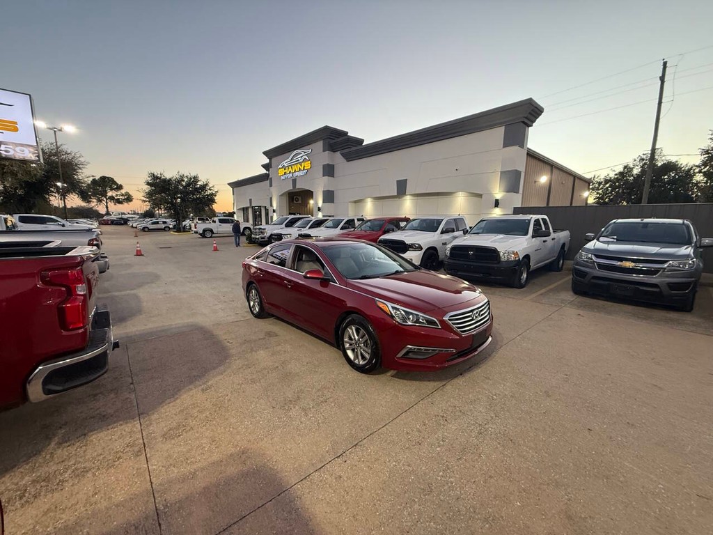 Hyundai Sonata Vehicle Full-screen Gallery Image 42