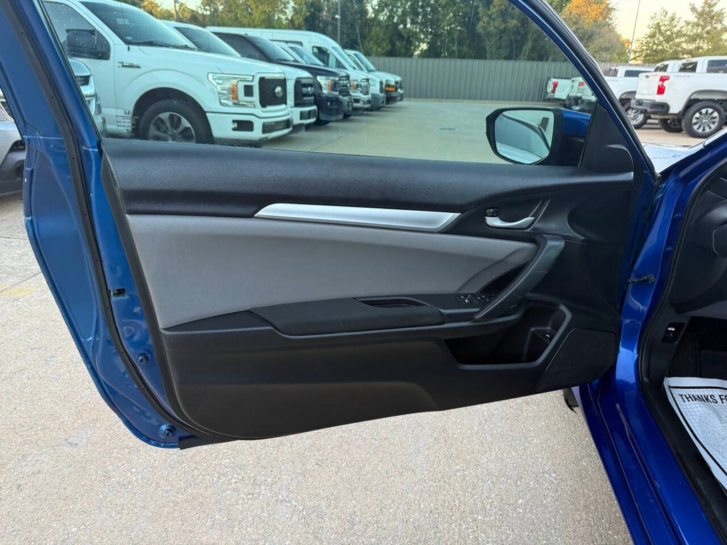 Honda Civic Coupe Vehicle Full-screen Gallery Image 09