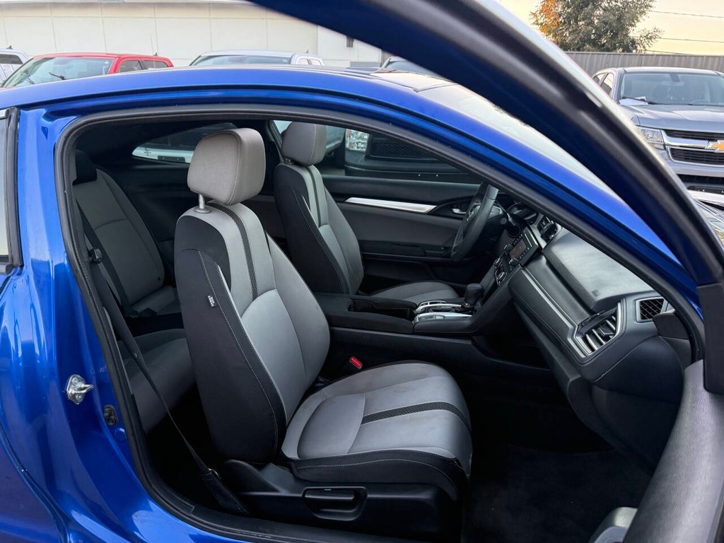 Honda Civic Coupe Vehicle Full-screen Gallery Image 11