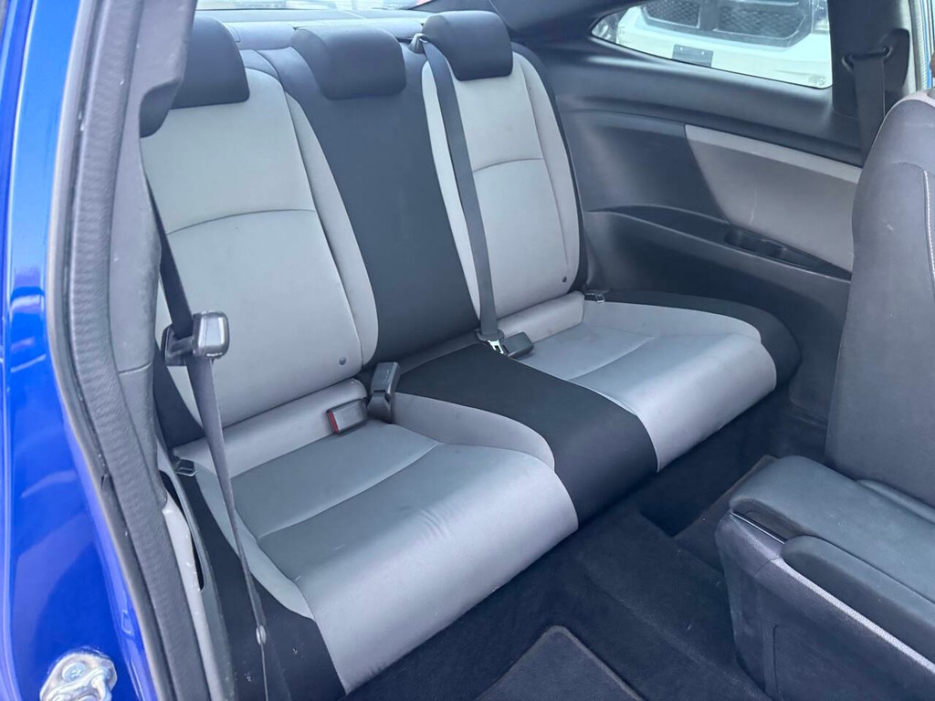 Honda Civic Coupe Vehicle Full-screen Gallery Image 12