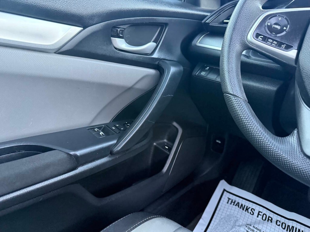 Honda Civic Coupe Vehicle Full-screen Gallery Image 24