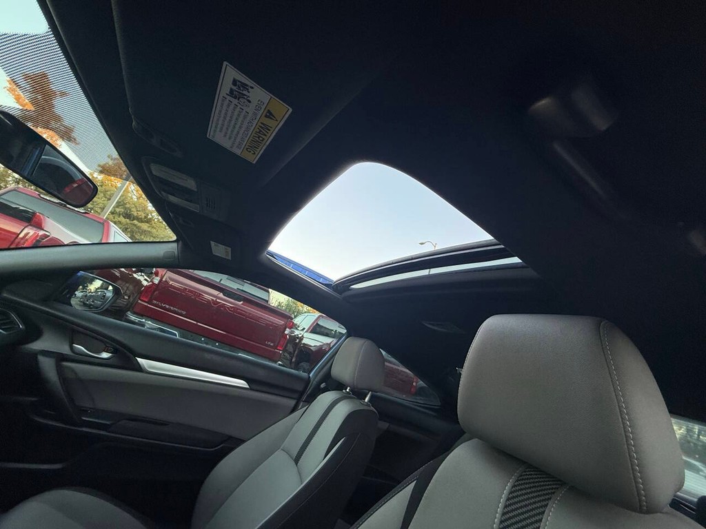 Honda Civic Coupe Vehicle Full-screen Gallery Image 25