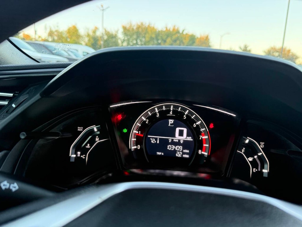 Honda Civic Coupe Vehicle Full-screen Gallery Image 26