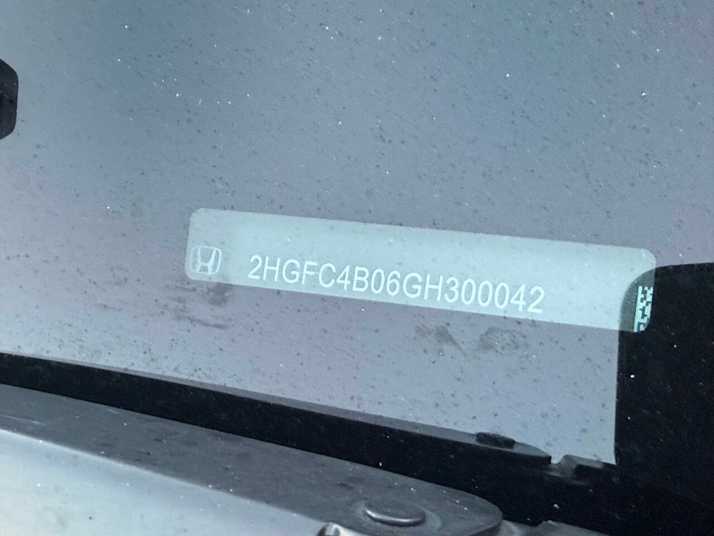 Honda Civic Coupe Vehicle Full-screen Gallery Image 28