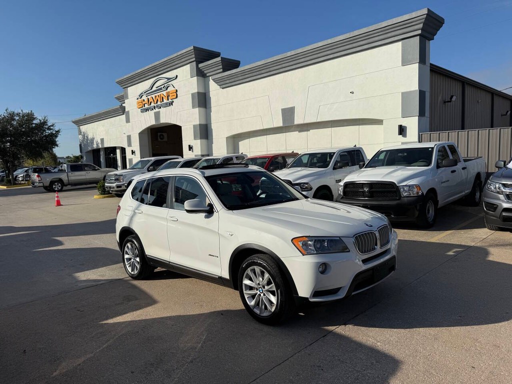 BMW X3 Vehicle Full-screen Gallery Image 02