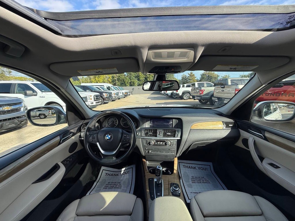 BMW X3 Vehicle Full-screen Gallery Image 20