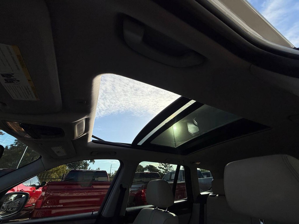 BMW X3 Vehicle Full-screen Gallery Image 32