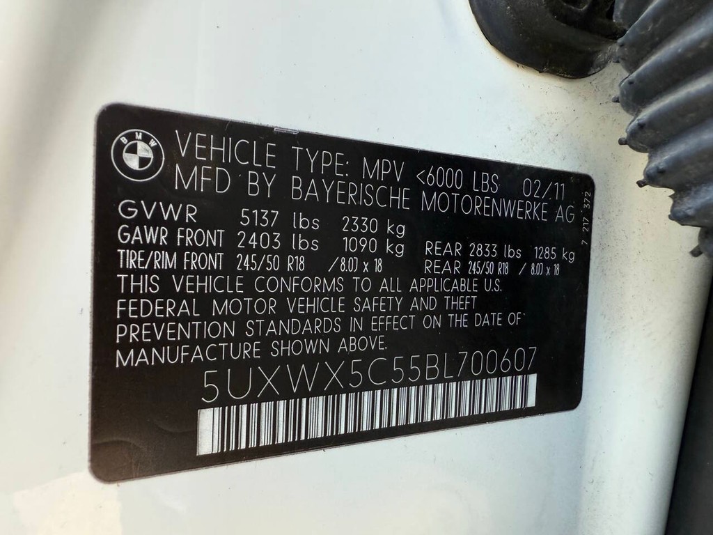 BMW X3 Vehicle Full-screen Gallery Image 36