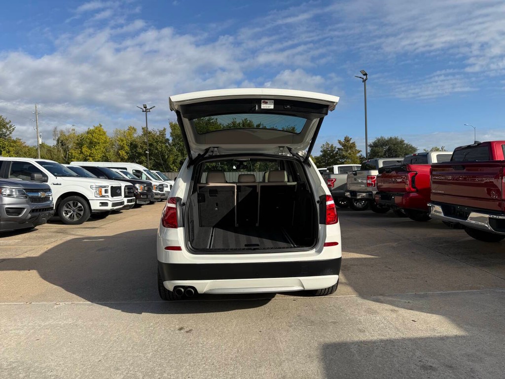 BMW X3 Vehicle Full-screen Gallery Image 39