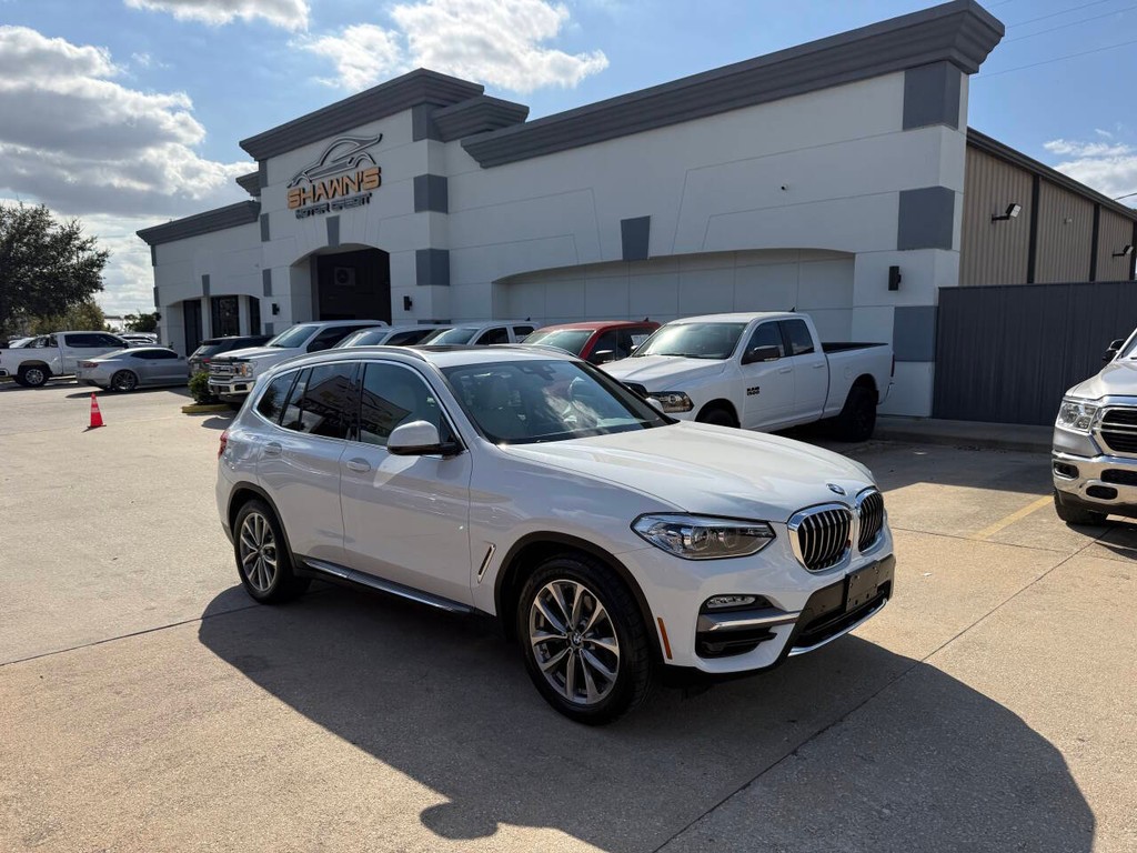 BMW X3 Vehicle Full-screen Gallery Image 02