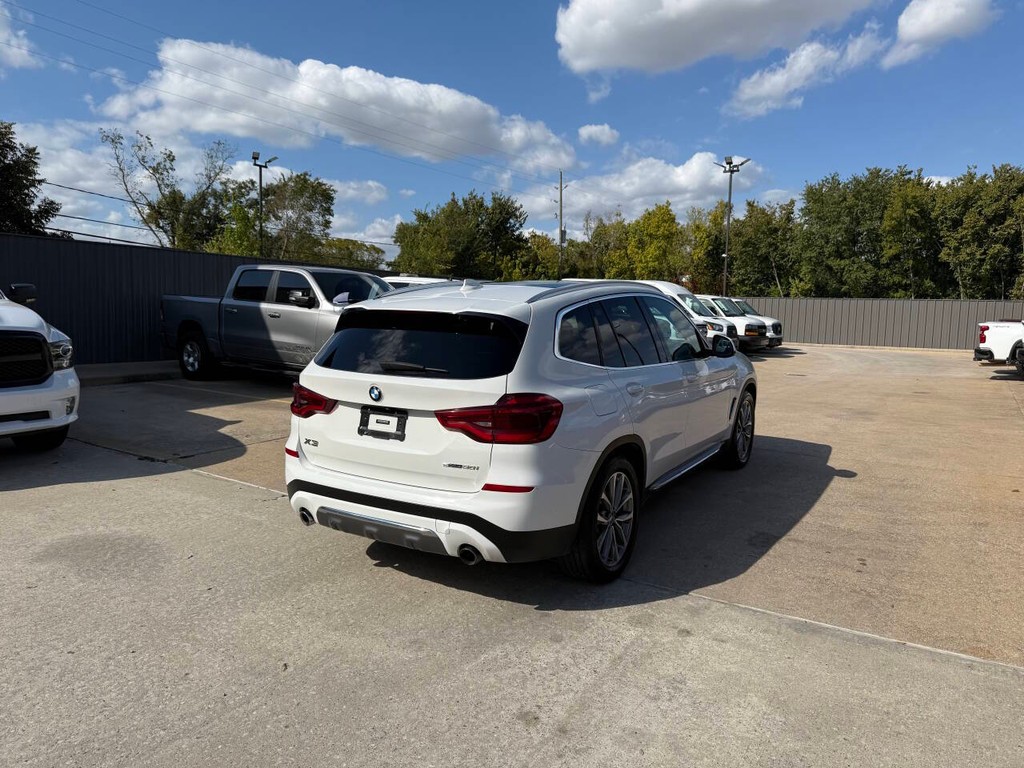 BMW X3 Vehicle Full-screen Gallery Image 05