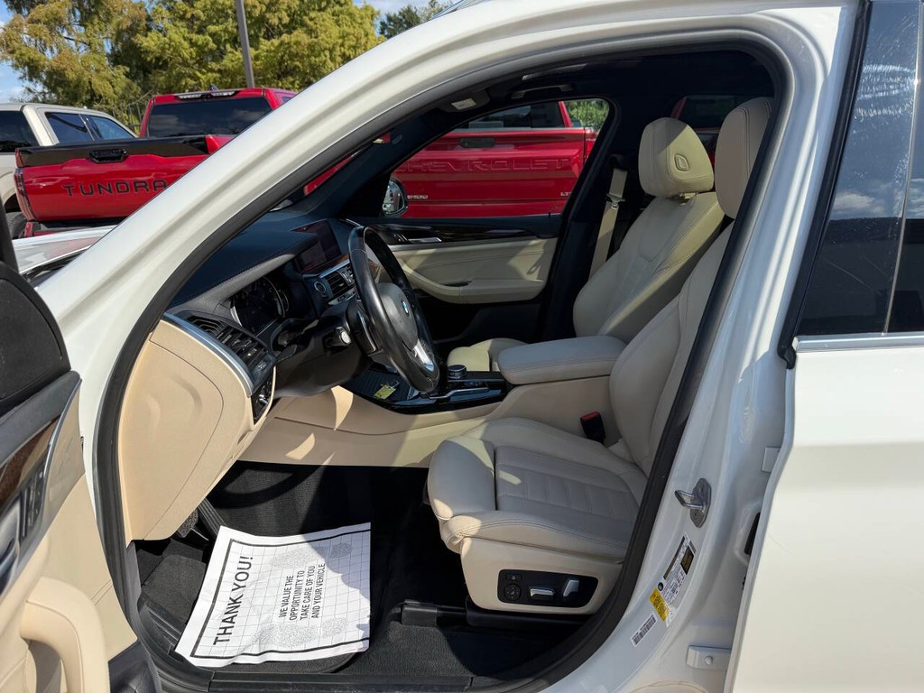 BMW X3 Vehicle Full-screen Gallery Image 07