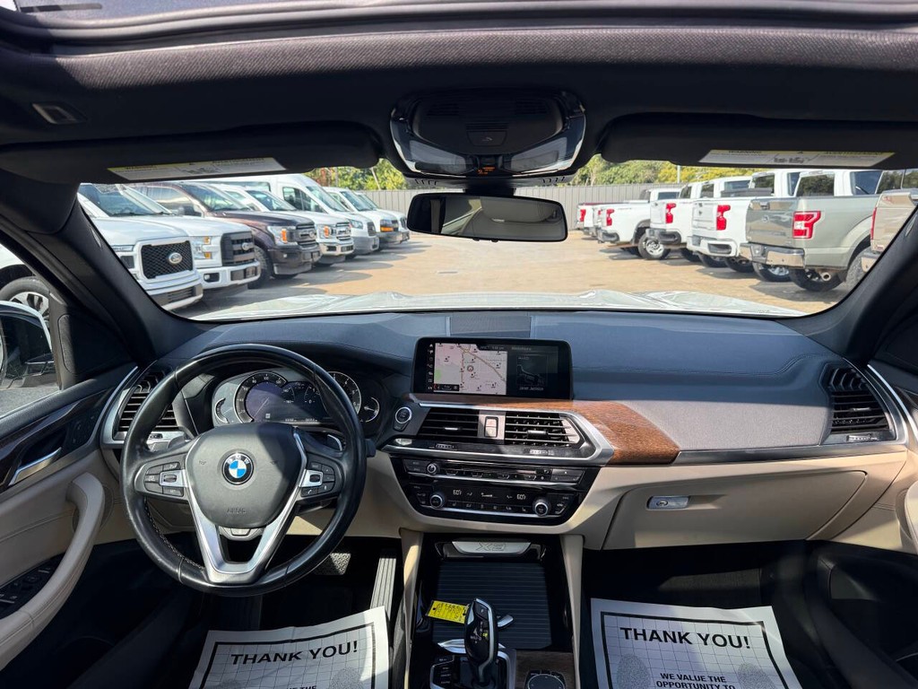 BMW X3 Vehicle Full-screen Gallery Image 17