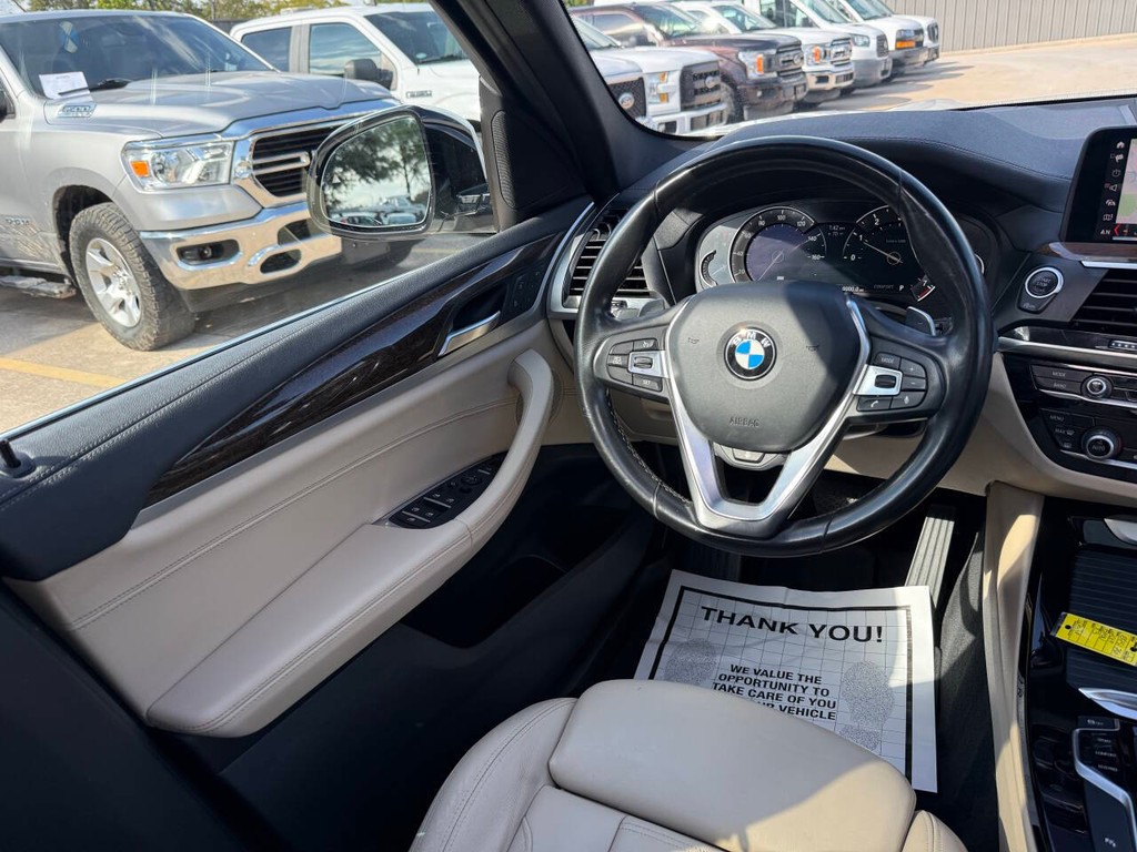 BMW X3 Vehicle Full-screen Gallery Image 19