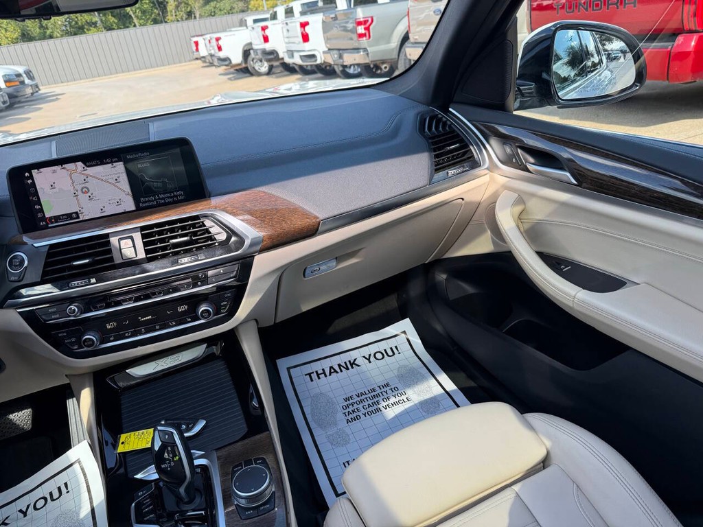 BMW X3 Vehicle Full-screen Gallery Image 20