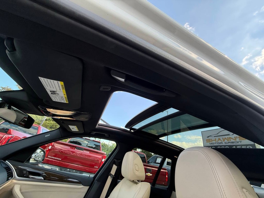 BMW X3 Vehicle Full-screen Gallery Image 32