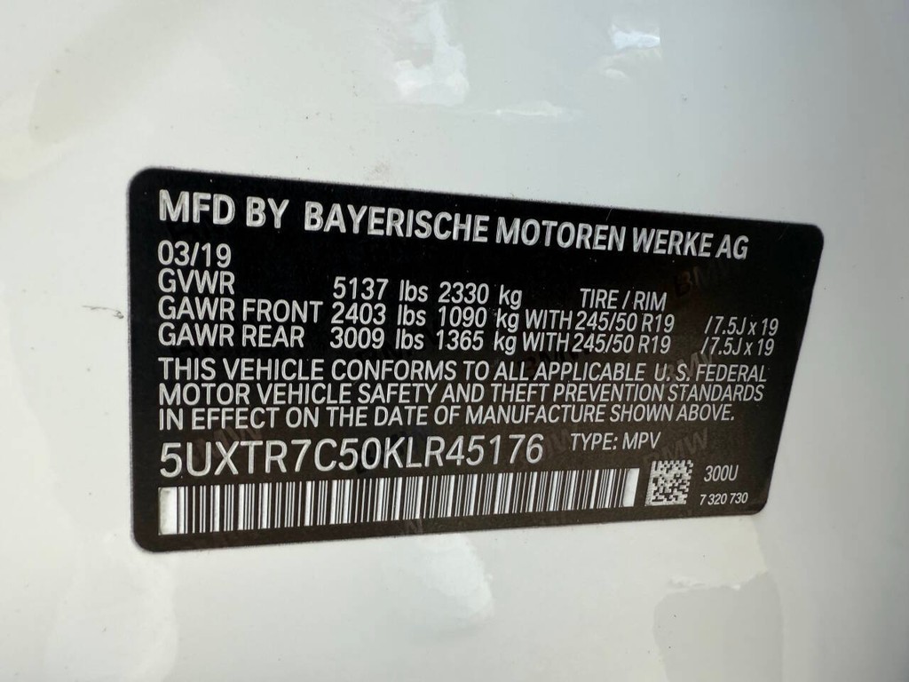 BMW X3 Vehicle Full-screen Gallery Image 36