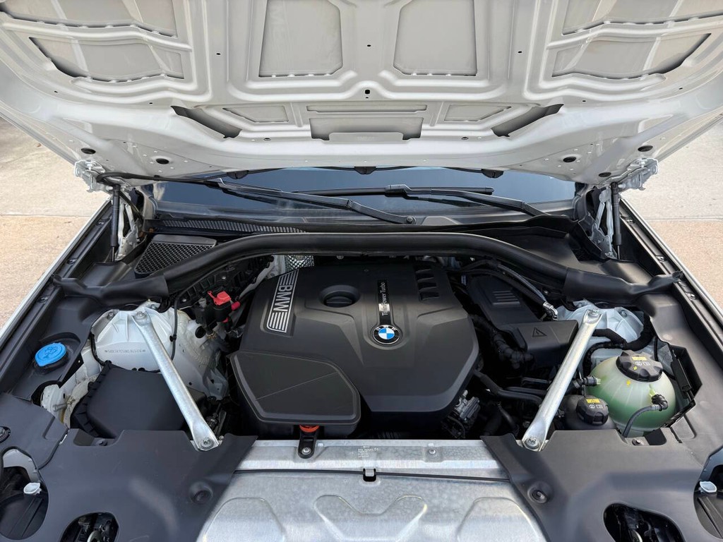 BMW X3 Vehicle Full-screen Gallery Image 37